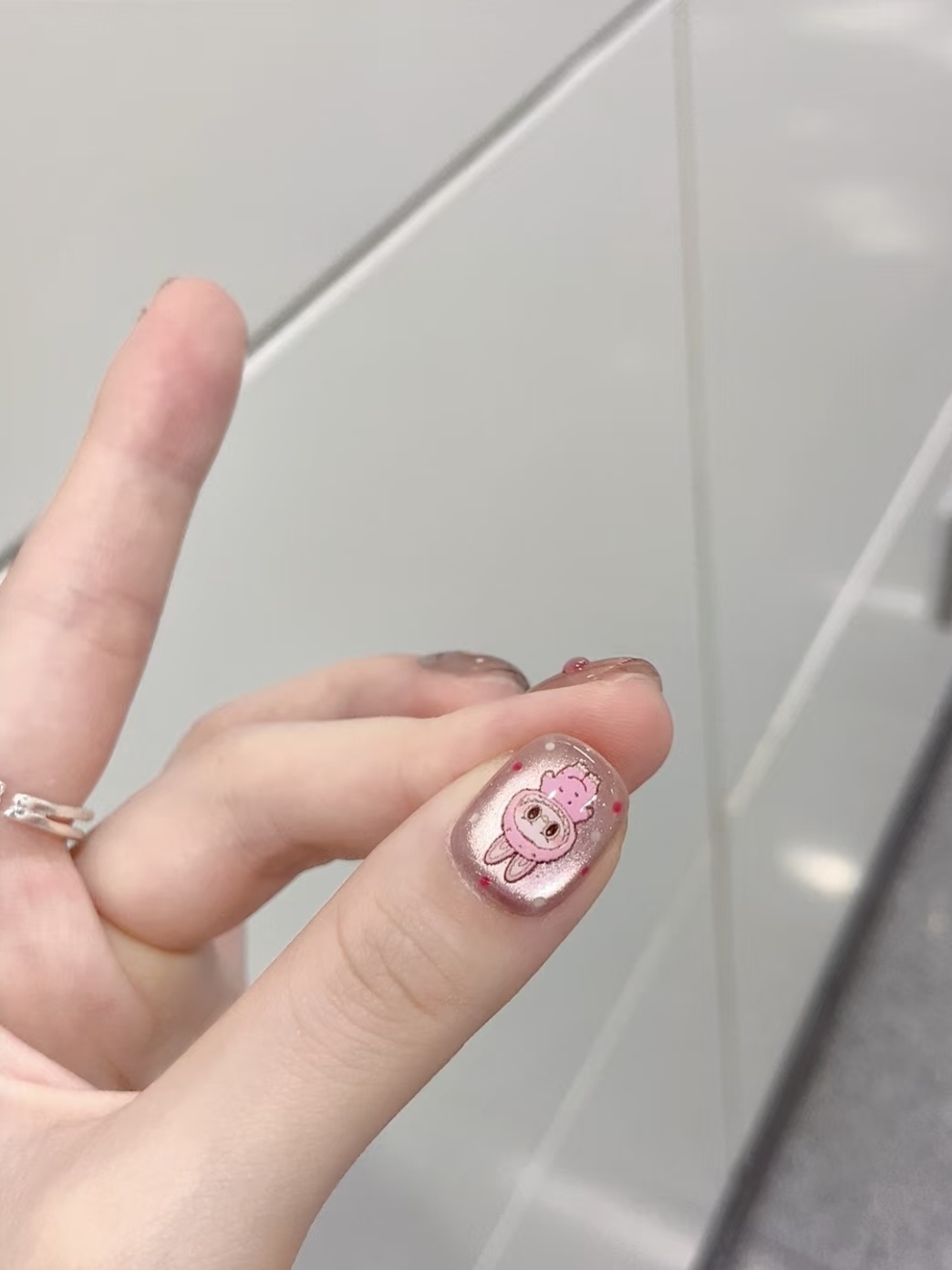 可爱到爆炸的labubu美甲💅🏻花一万把labubu做在美甲上 ​​​