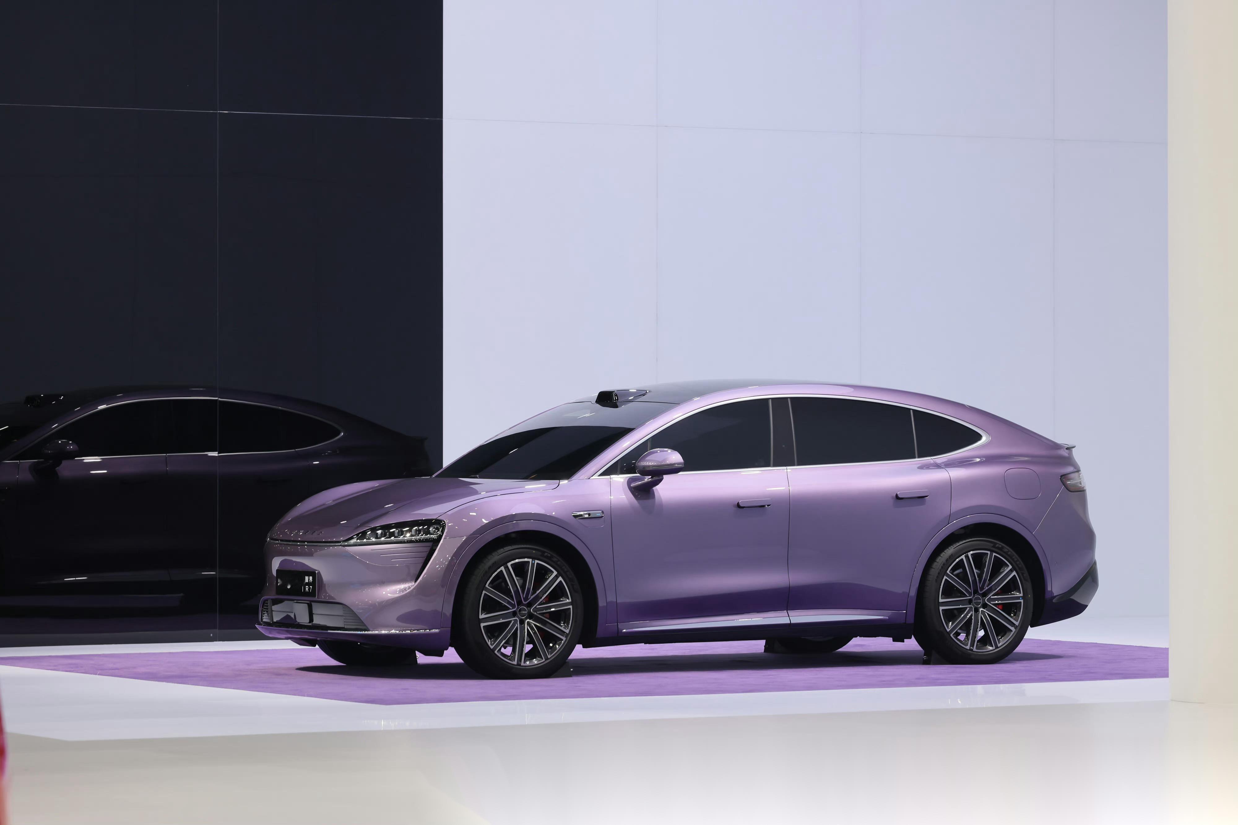 有同学问我，智界R7 增程版是不是会卖到 25 万起，我觉得这个事儿应该是刻意被