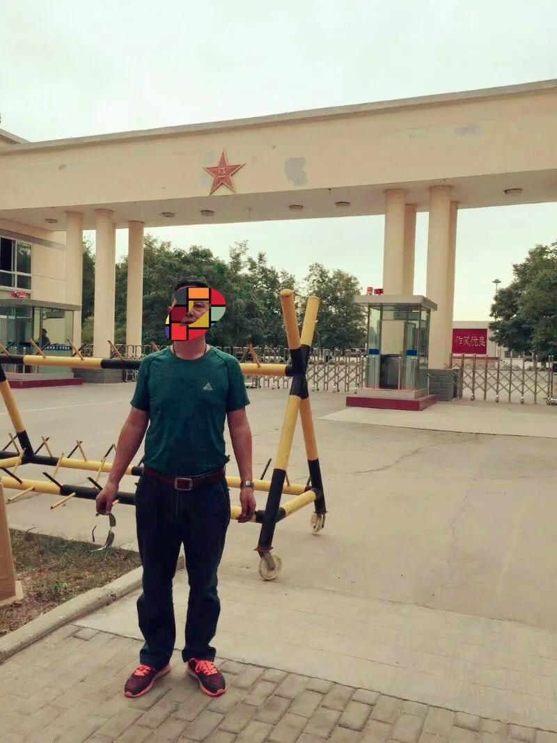 有一年出去玩，七拐八拐就去了一趟曾经当兵的地方，媳妇说跑了二千多公里，就为了在这