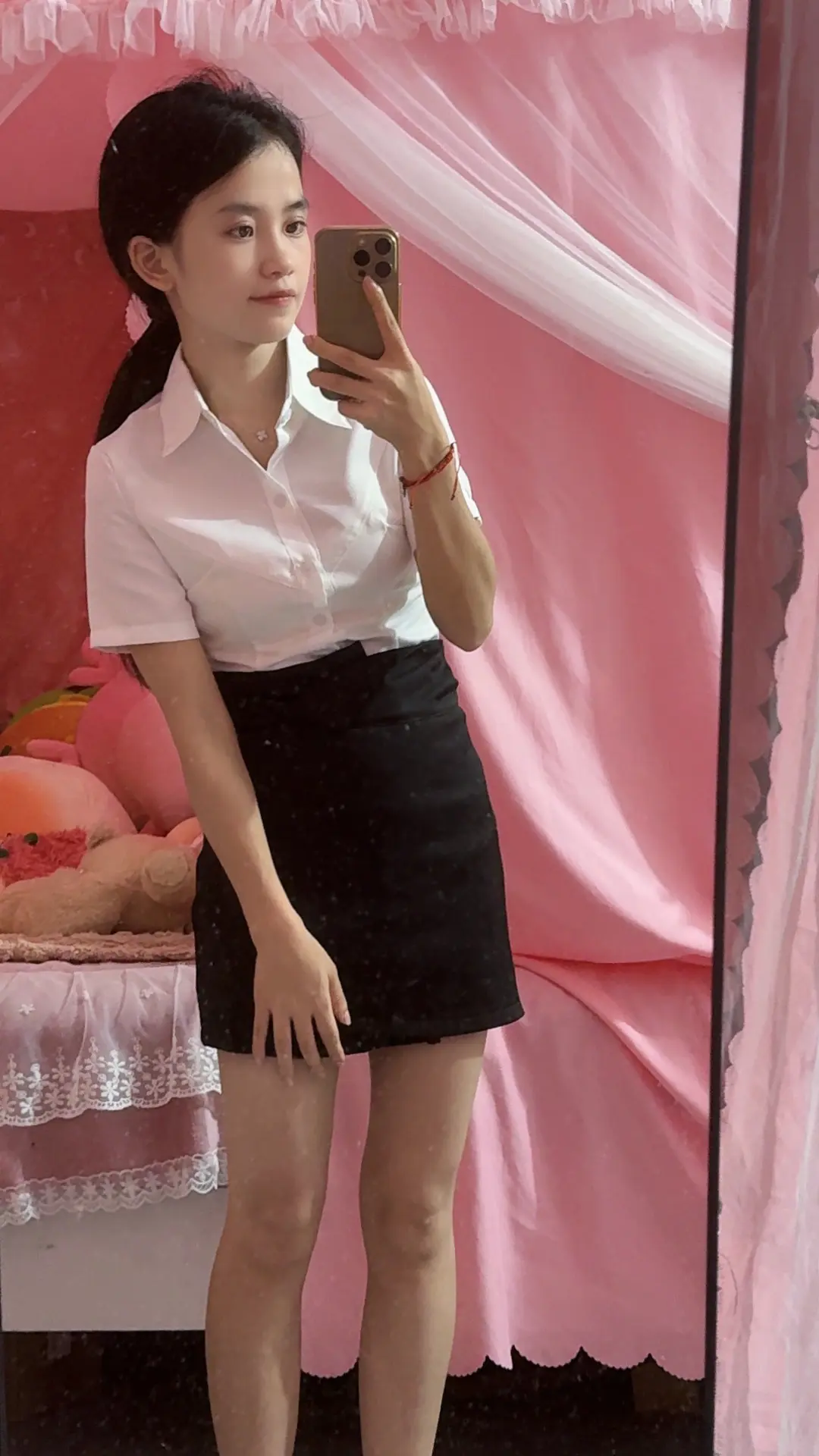 有人希望你漂亮有人希望你懂事，可爱你的人有人希望你快乐点赞