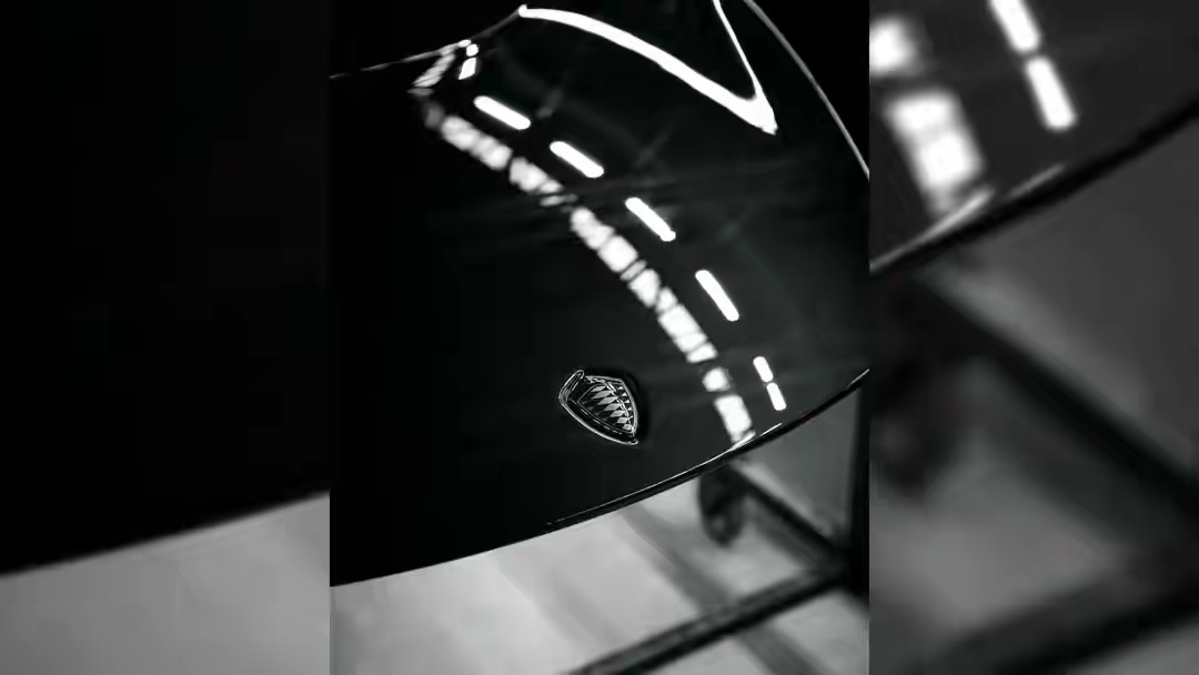 给兄弟们同步个超跑圈大新闻：科尼赛克Gemera正式启动量产了！这台车真的是超跑