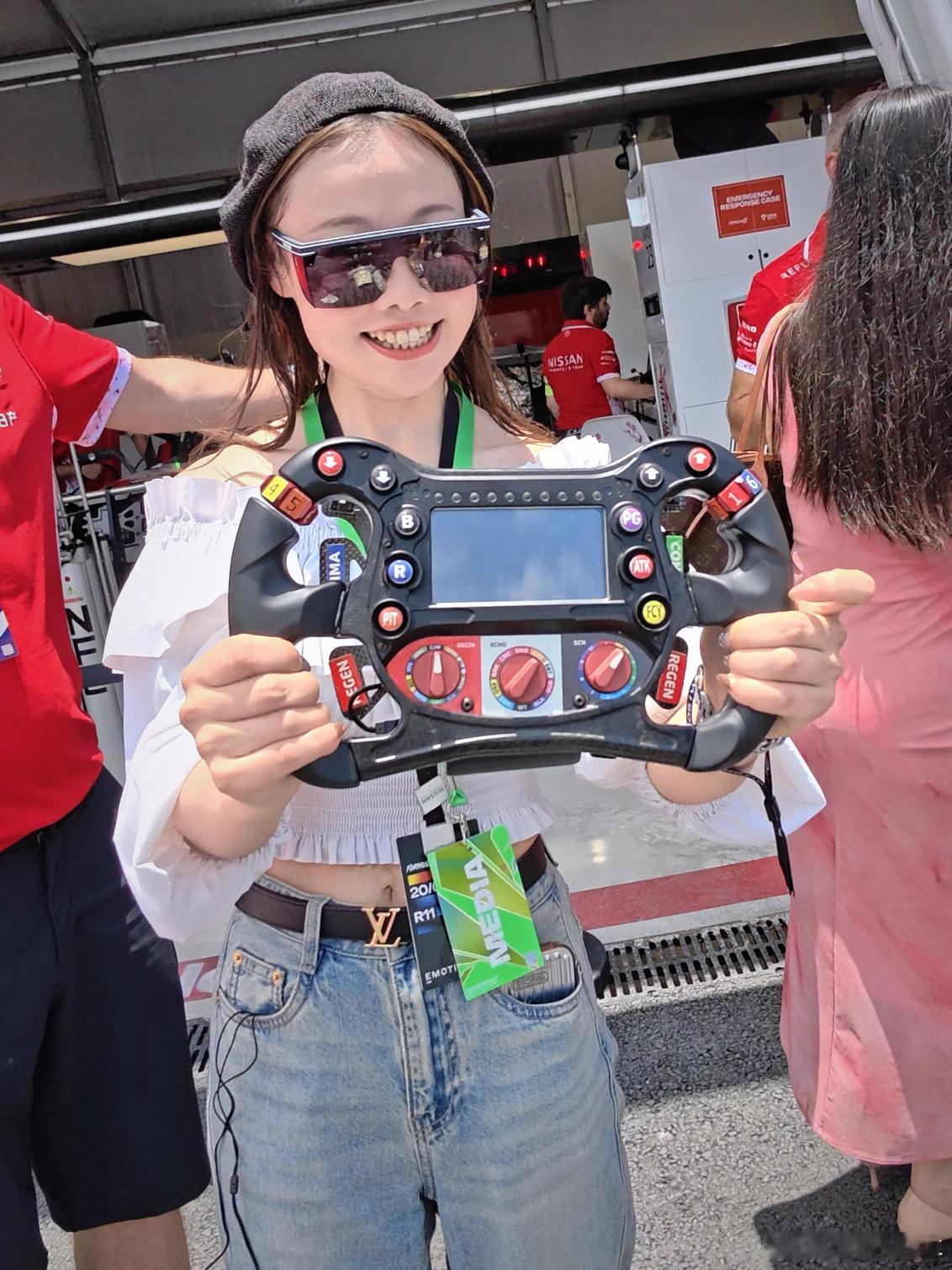 Formula E三亚站，在外面5分钟就已经瀑布汗跟着日产近距离看到了冠军车手R