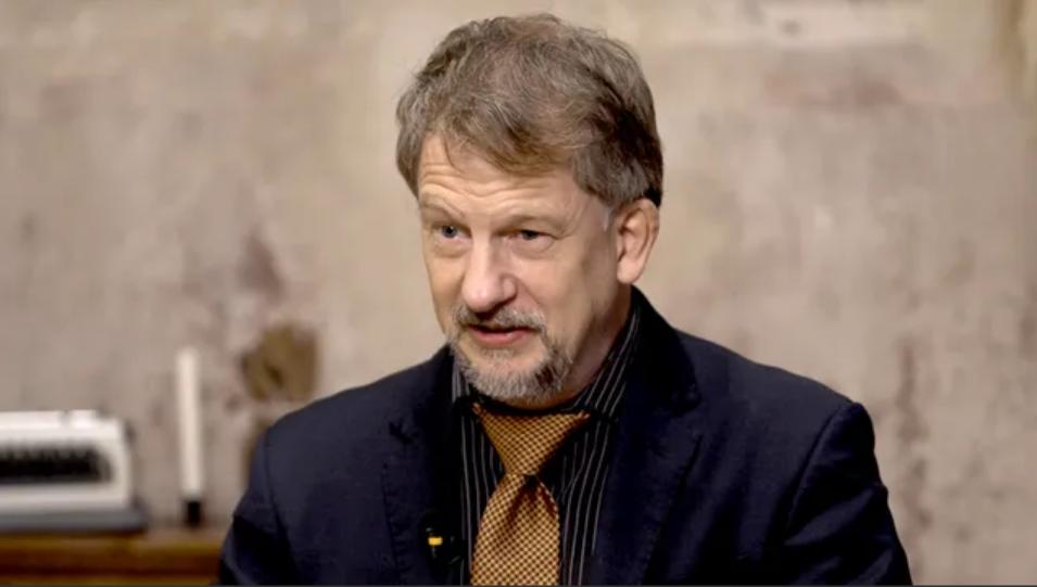 47岁德国男子看纪录片时偶然发现，自己的祖父是大屠杀元凶希姆莱，而带大他的祖母原