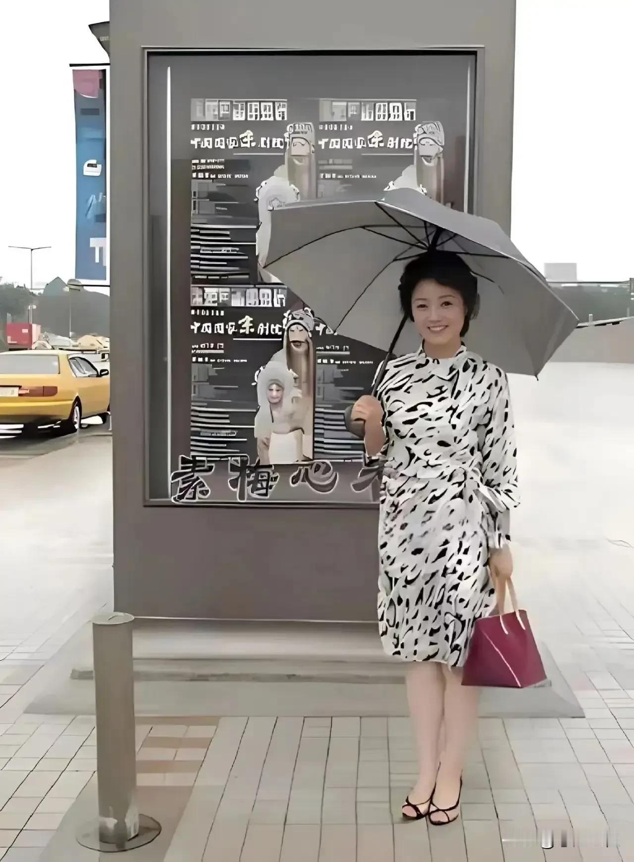 李胜素老师年轻时真是大美女。#李胜素#