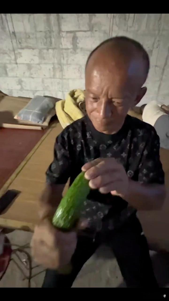 又到了首页第三喜欢的双男主环节 