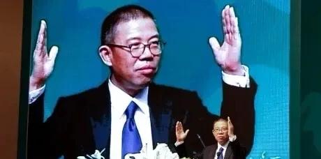 宗老走了半个月了。

网友围攻农夫山泉的这波闹剧还没有结束，反而愈演愈烈。产品滞