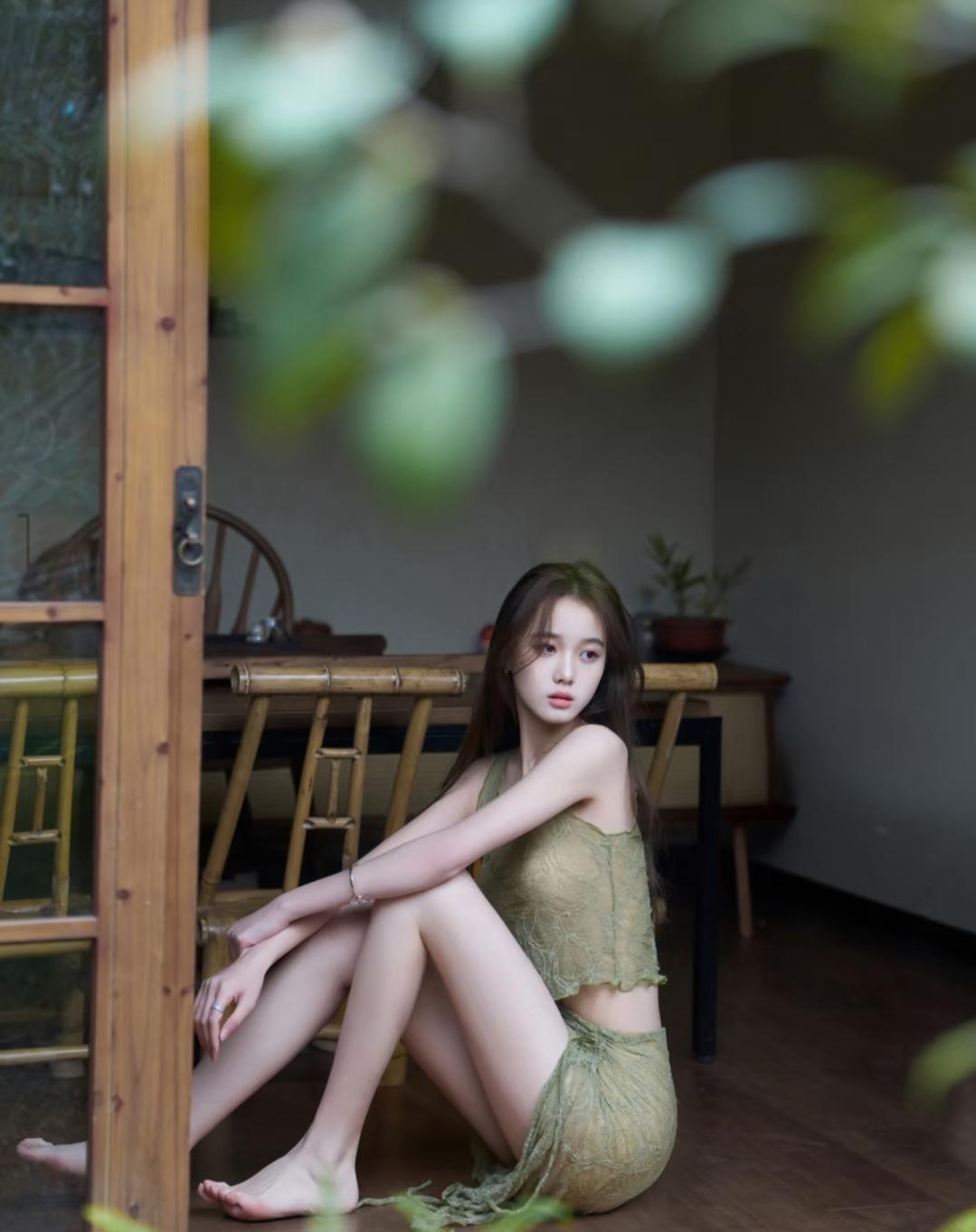 黑丝袜显腿粗还是腿细呀?  袜子 高清美女