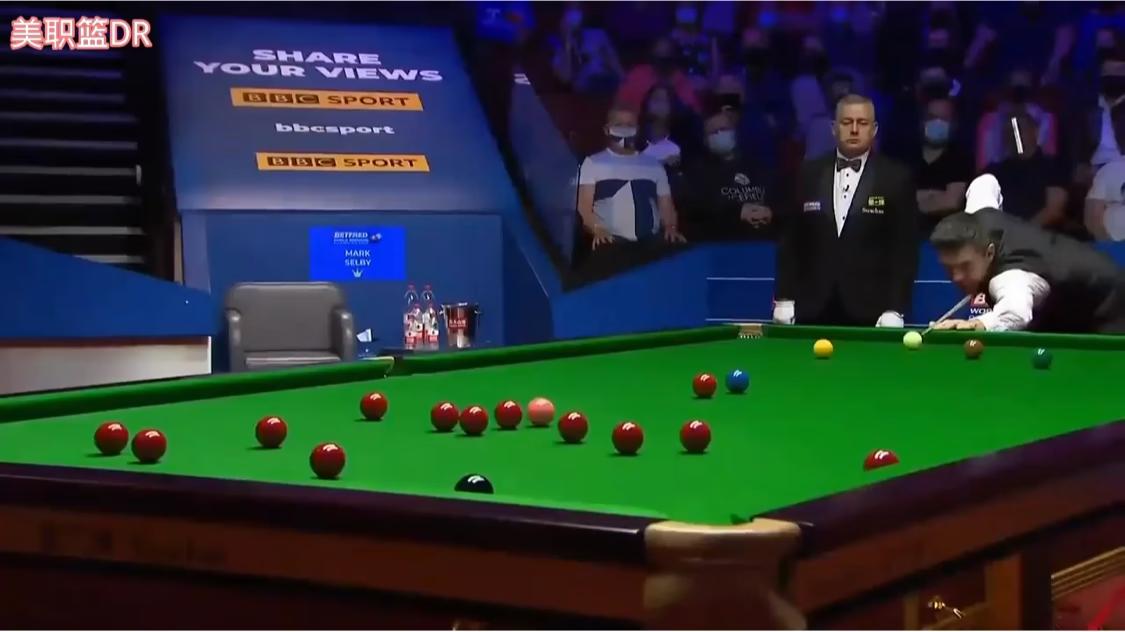 2025年斯诺克英锦赛激战正酣！这一斯诺克三大赛事之一，汇聚全球顶尖选手于英国约