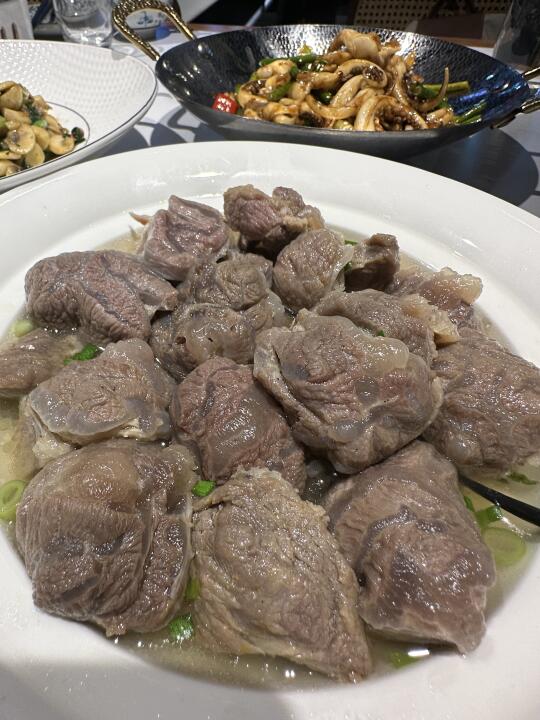 南京极品（黑珍珠平替泉水牛肉。。。。）