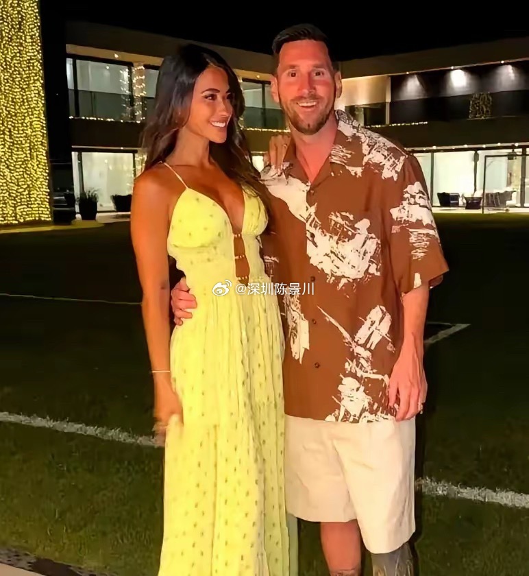 球王梅西，年收入过亿美金。在球场上，他是神。回到家，妻子安东内拉立了个规矩：不准