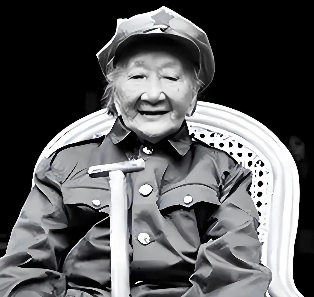 1981年，失散46年的西路军女团长再见前夫时，开口第一句就问：“当年在兰州，是