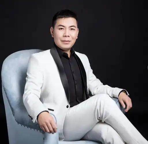 付君锐、陈伟杰两位青年企业家39岁相继离世：光鲜背后透支生命的深层真相
 
两人