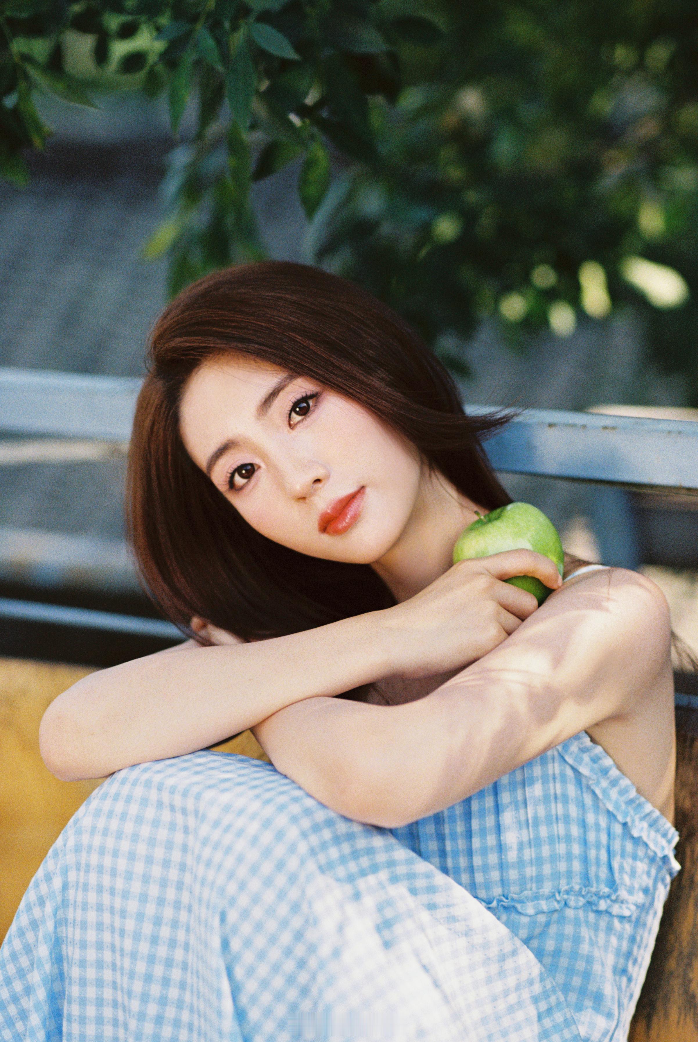 邢菲 