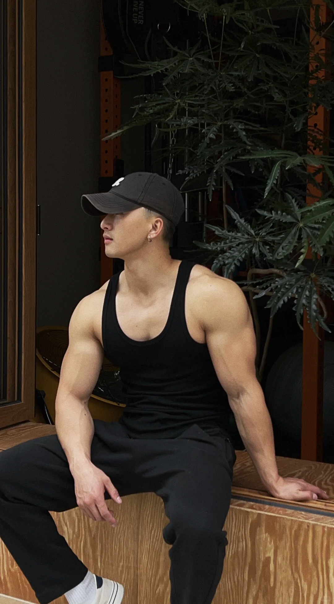 黑皮健身男 | 结婚不需要户口本了，懂？ 	 刚中午看到新闻说，现在结...