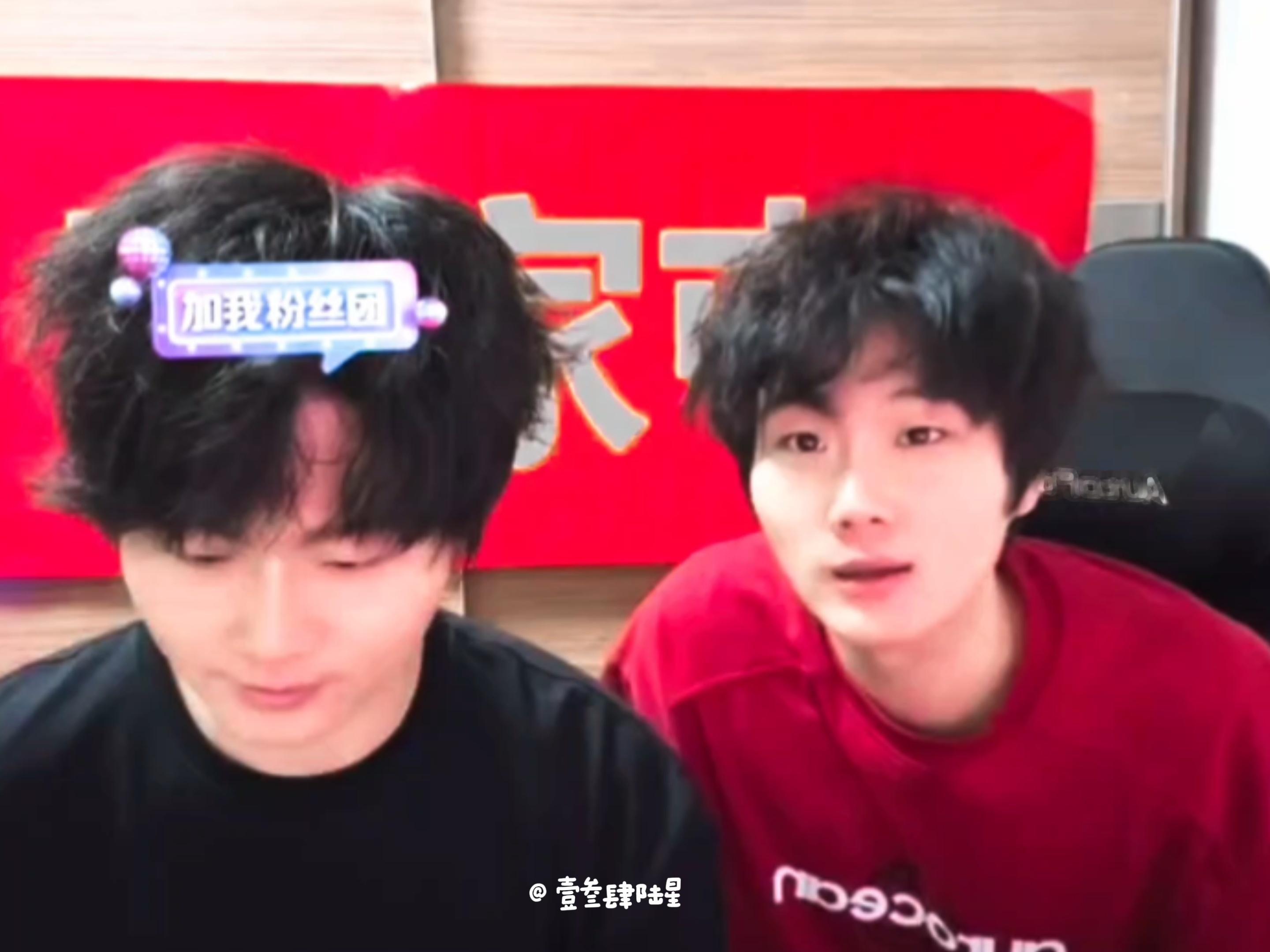 小越盯镜头 