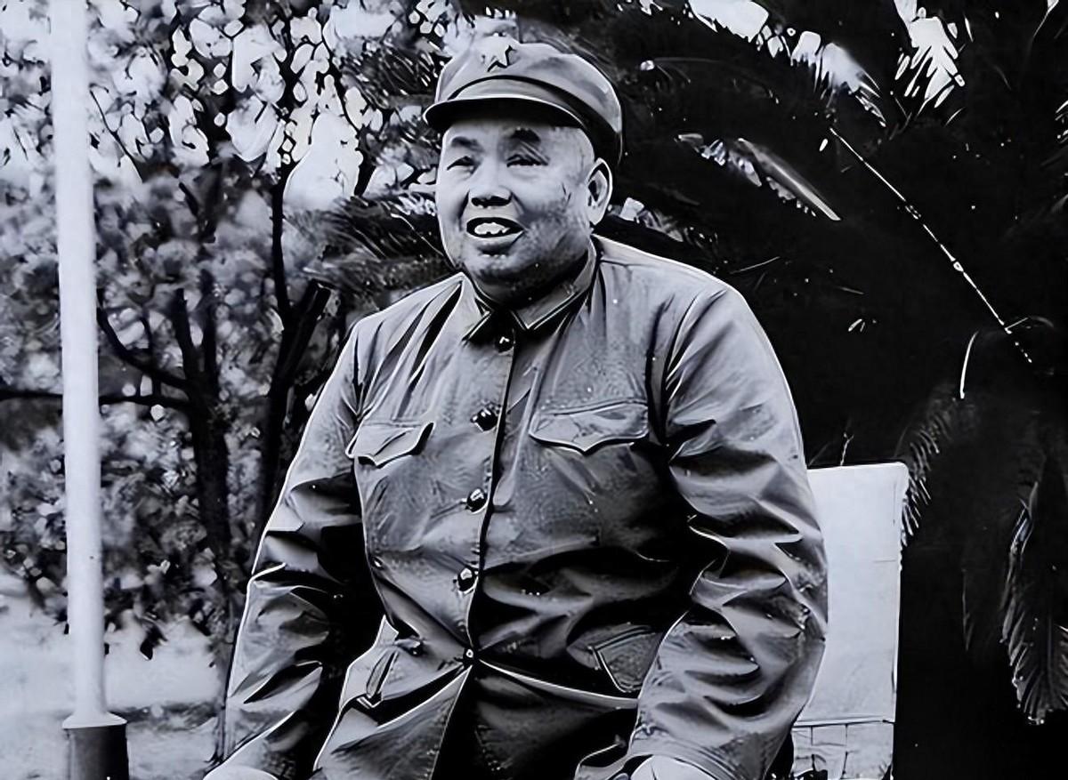 1983年，许世友察觉身体状况不佳，向南京军区提出调43辆汽车回家的特殊请求！