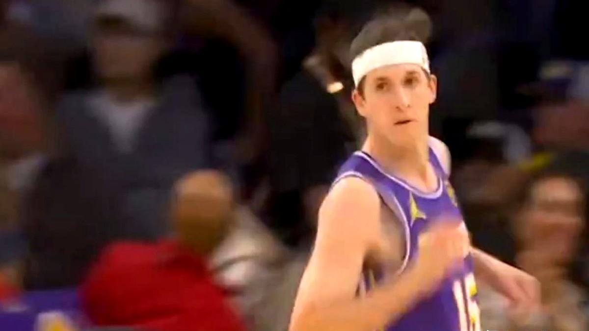 湖人独行侠这场对决，东契奇和浓眉的对位本是焦点，可浓眉防守端拼到冒烟都白忙活！湖