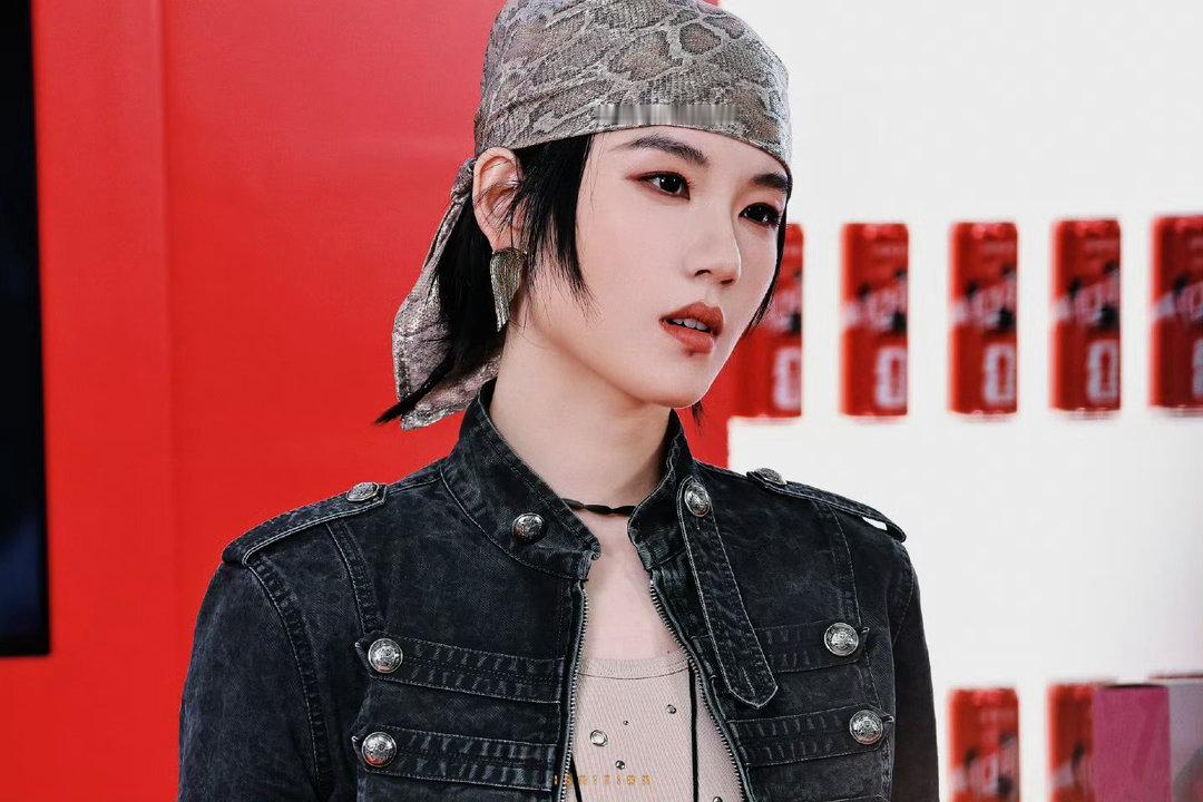 陆柯燃成都路演饭撒被问卫生间在哪被陆柯燃的现场圈粉！可可爱爱的饭撒互动，脑洞提问