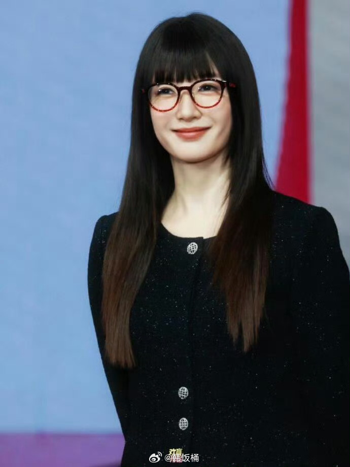 江疏影新造型变化好大 跟出道作品《致青春》里的校花阮莞两模两样了 