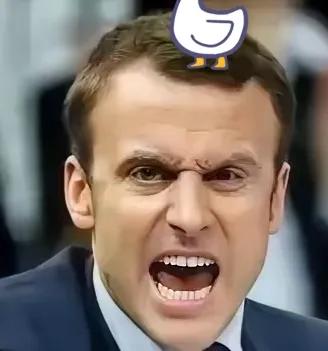 马克龙前脚刚走，就对我们发出警告！
12月7日，马克龙在接受法国《回声报》采访时