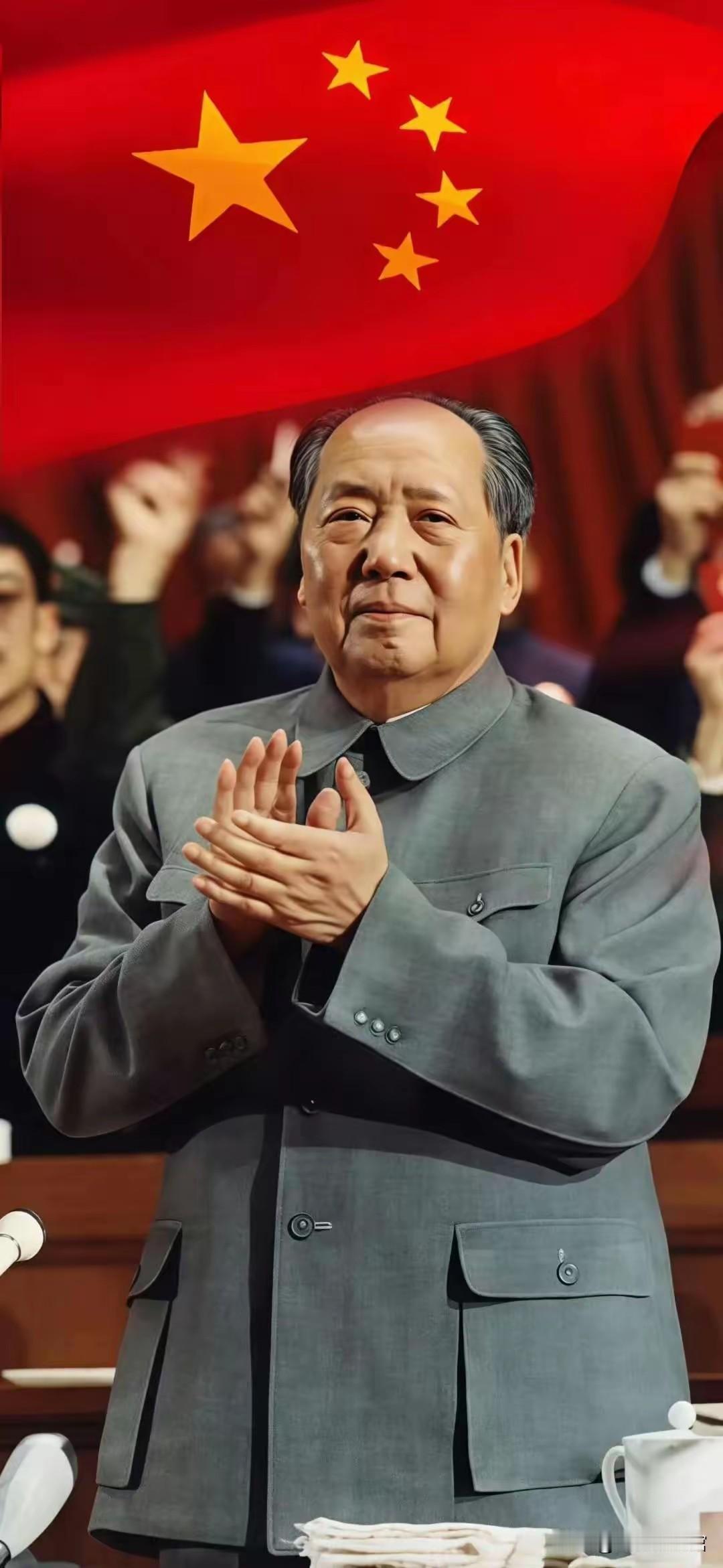 这组影像串联起毛泽东同志波澜壮阔的一生，从延安时期身着红军帽的青年求索，到建国后