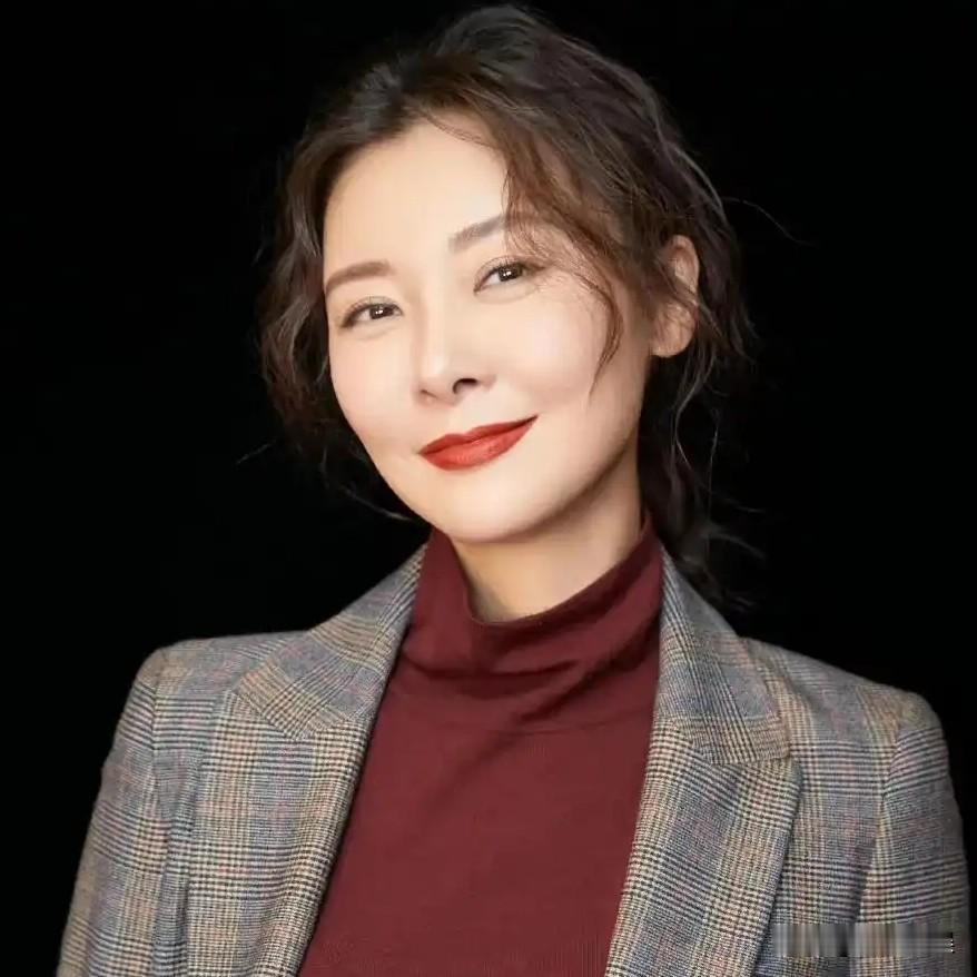 柯蓝，内娱家世天花板！

10月18号，柯蓝罕见登上热搜，不是因为演技，而是有网