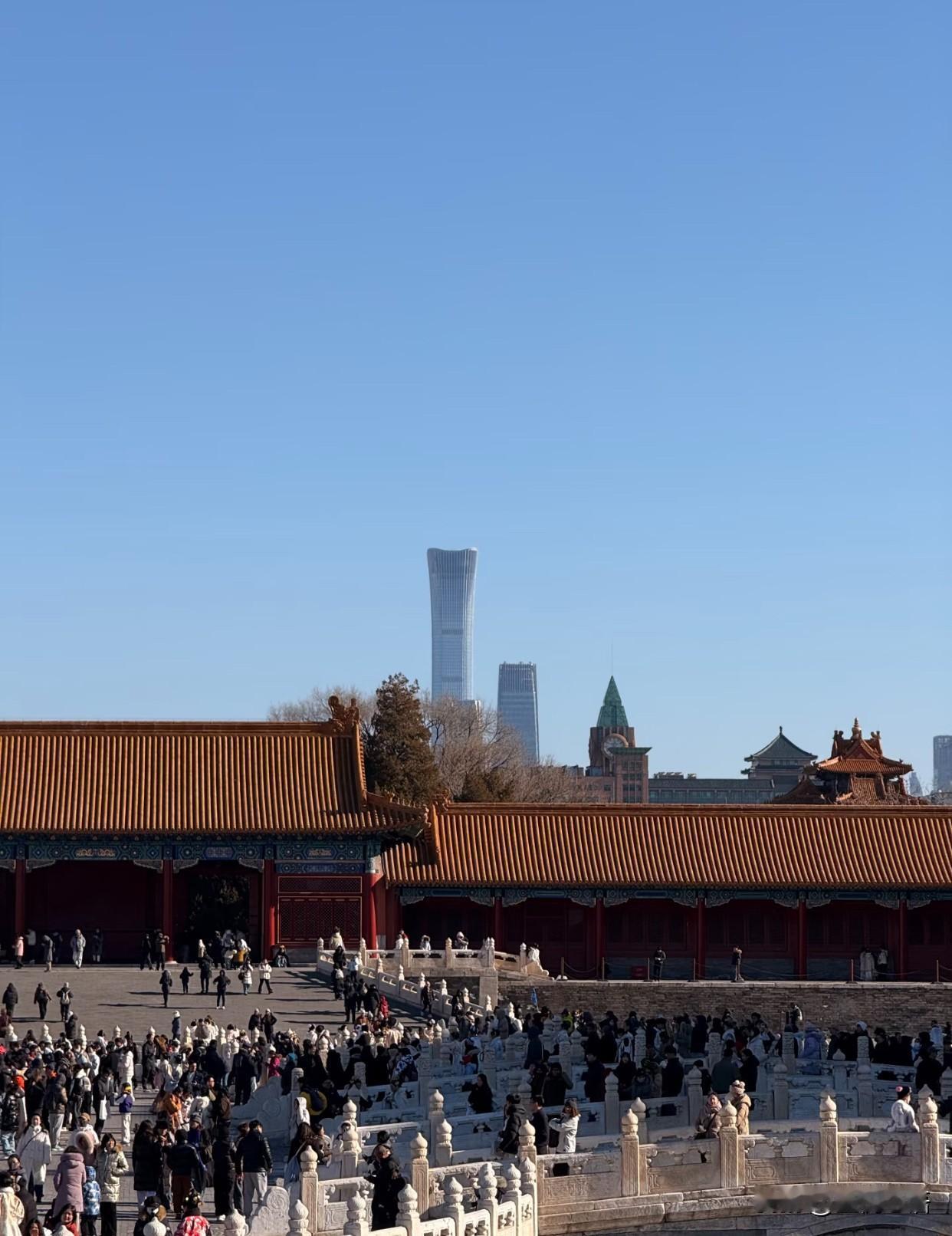 故宫让我印象最深刻的
居然是广播寻人
来故宫前真没做攻略
满脑子都是红墙黄瓦的气