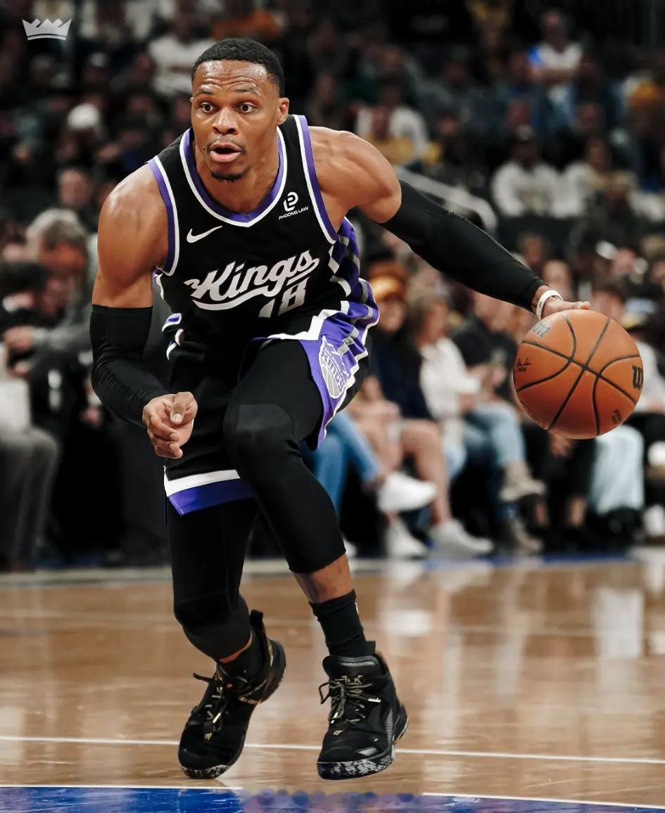 国王状元签概率12%！美记曝酝酿大交易：打包蒙克换库明加仅首步37岁的拉塞尔-威