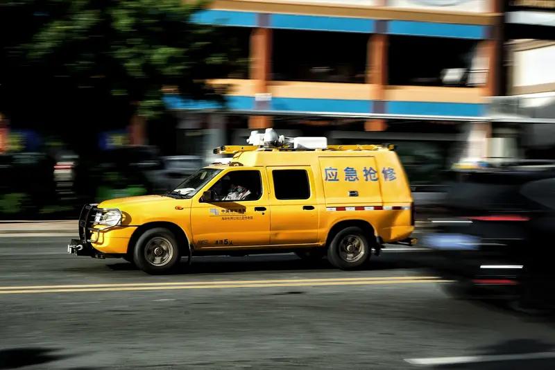 1月11日15时39分，广东汕头濠江区礐石街道突发山火，想想都让人揪心。火情发生