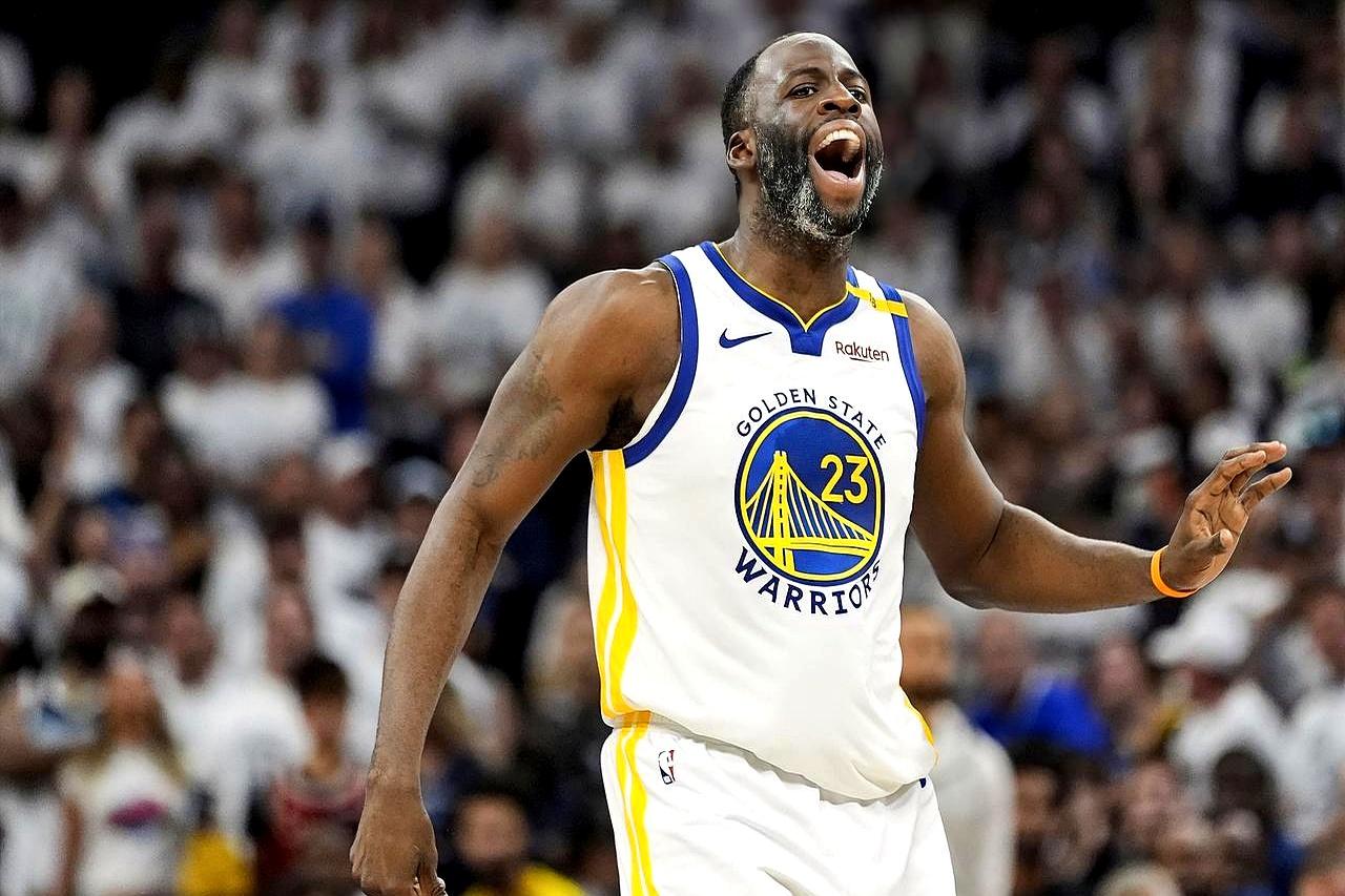 哈登调侃杜兰特跟追梦是不是有世仇，杜兰特直接怼回去，说格林就是蹭流量。这话没毛病