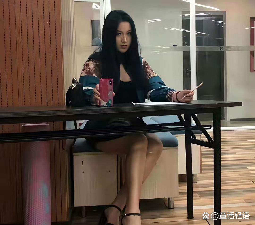 锤娜丽莎真的是减肥越减越好看的代表了 