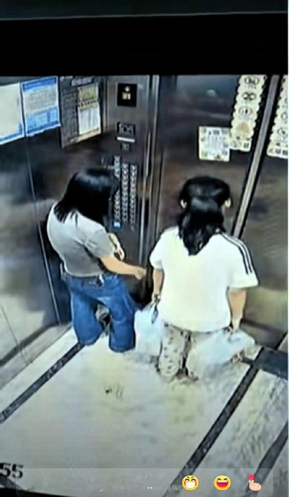 缺德到家了！”安徽一对母女在小区搭电梯回家，电梯上到31楼，当电梯门打开时，女子