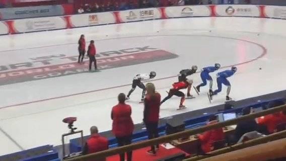 林孝埈短道速滑1000米一超四夺冠
林孝埈超神一过四点燃全场⛸️短道速滑巡回赛波