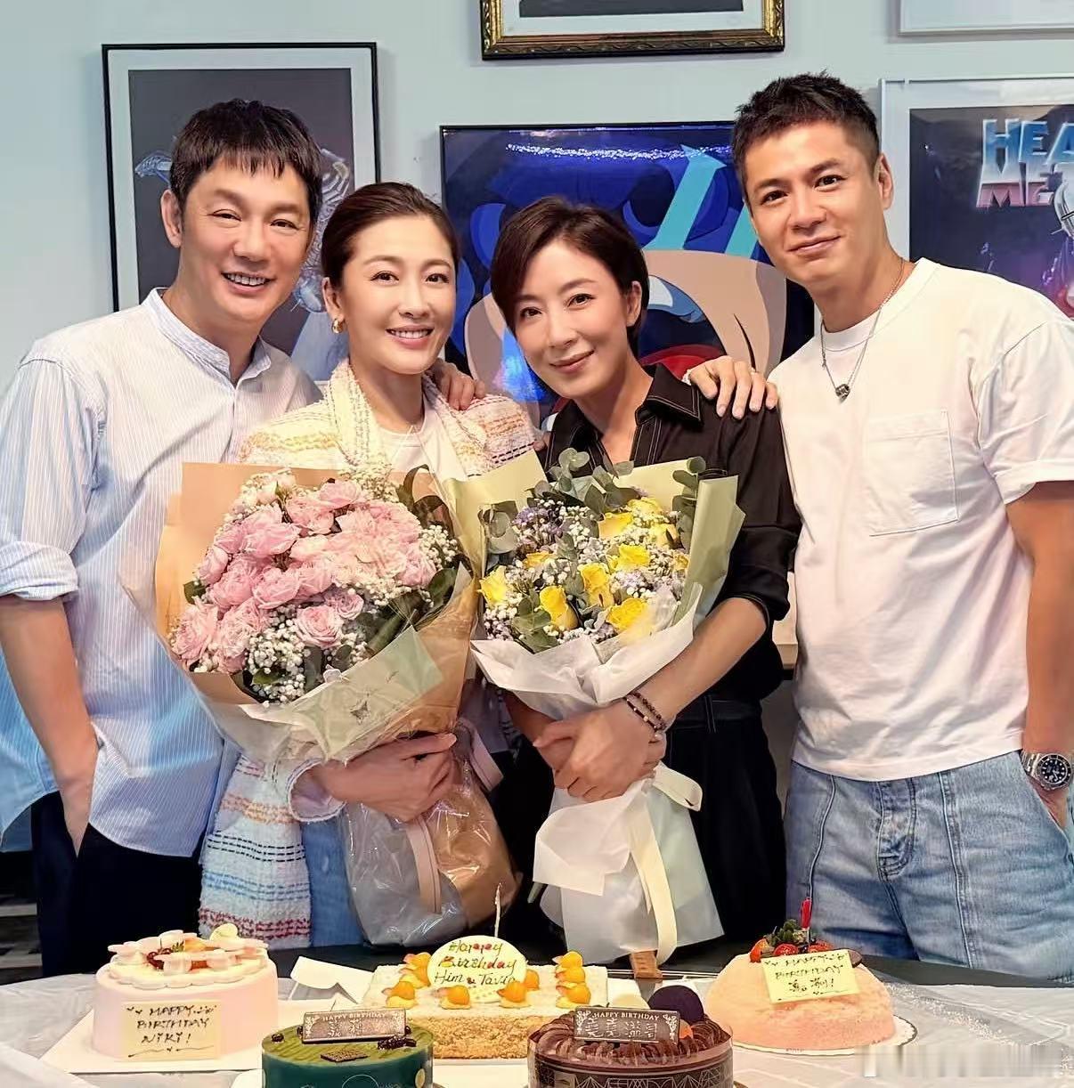 杨茜尧周丽淇聚会庆生杨茜尧周丽淇一起庆生同生日+好友相聚双重快乐！杨茜尧周丽淇一