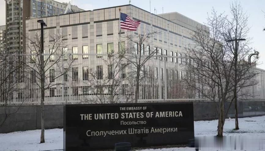 担心俄罗斯“报复”！美国发警报：在乌美国人快跑，美国政府不会援助

来源:海峡快