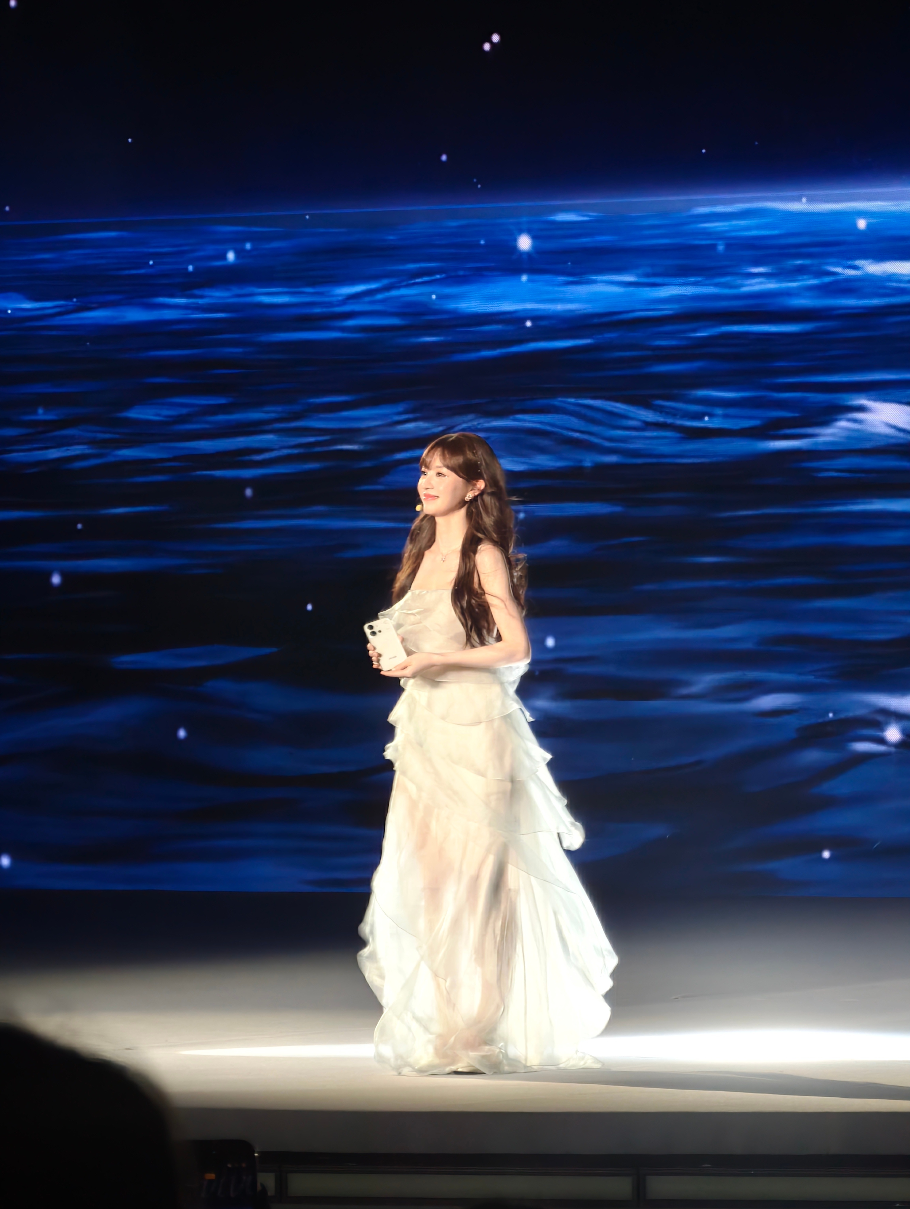 小田来了田曦薇这也太美了吧 