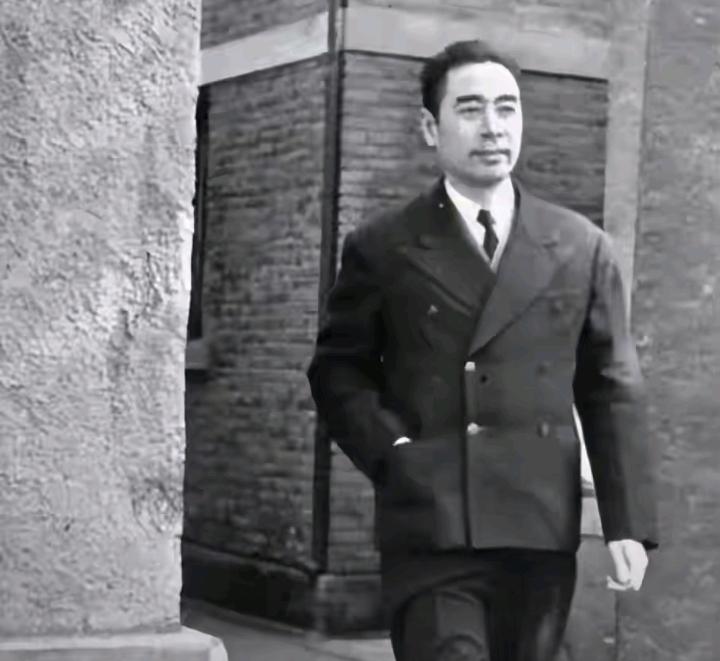 网传周总理评价戴笠之死能提前十年革命？
 
说起民国谍战历史，有一个人物始终绕不