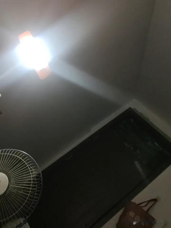 工地行情差這兩年，經常整夜失眠，老頭卻倒頭就睡

以前失眠，總以為是白天睡得多，