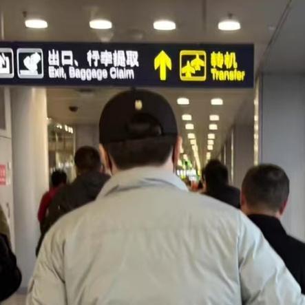 已经戴上了是不是 黑色的[兔子][兔子] 