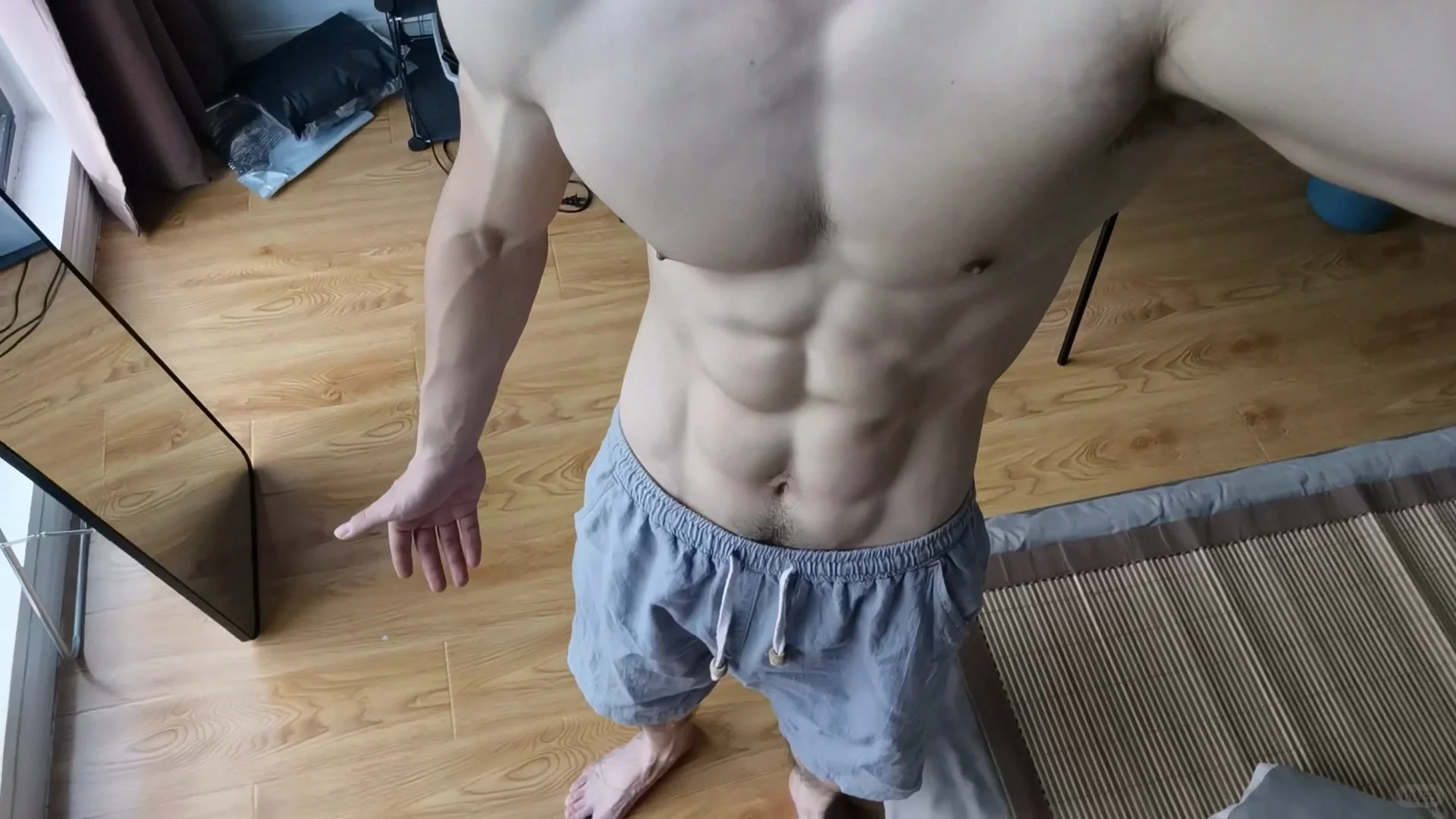 今日是薄肌boy