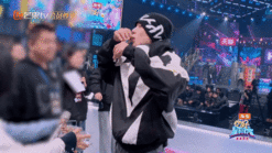 王鹤棣凭一己之力拉高苦茶浓度 别人躲着走的苦茶，他库库一顿炫还嫌不够！边喝边挑衅