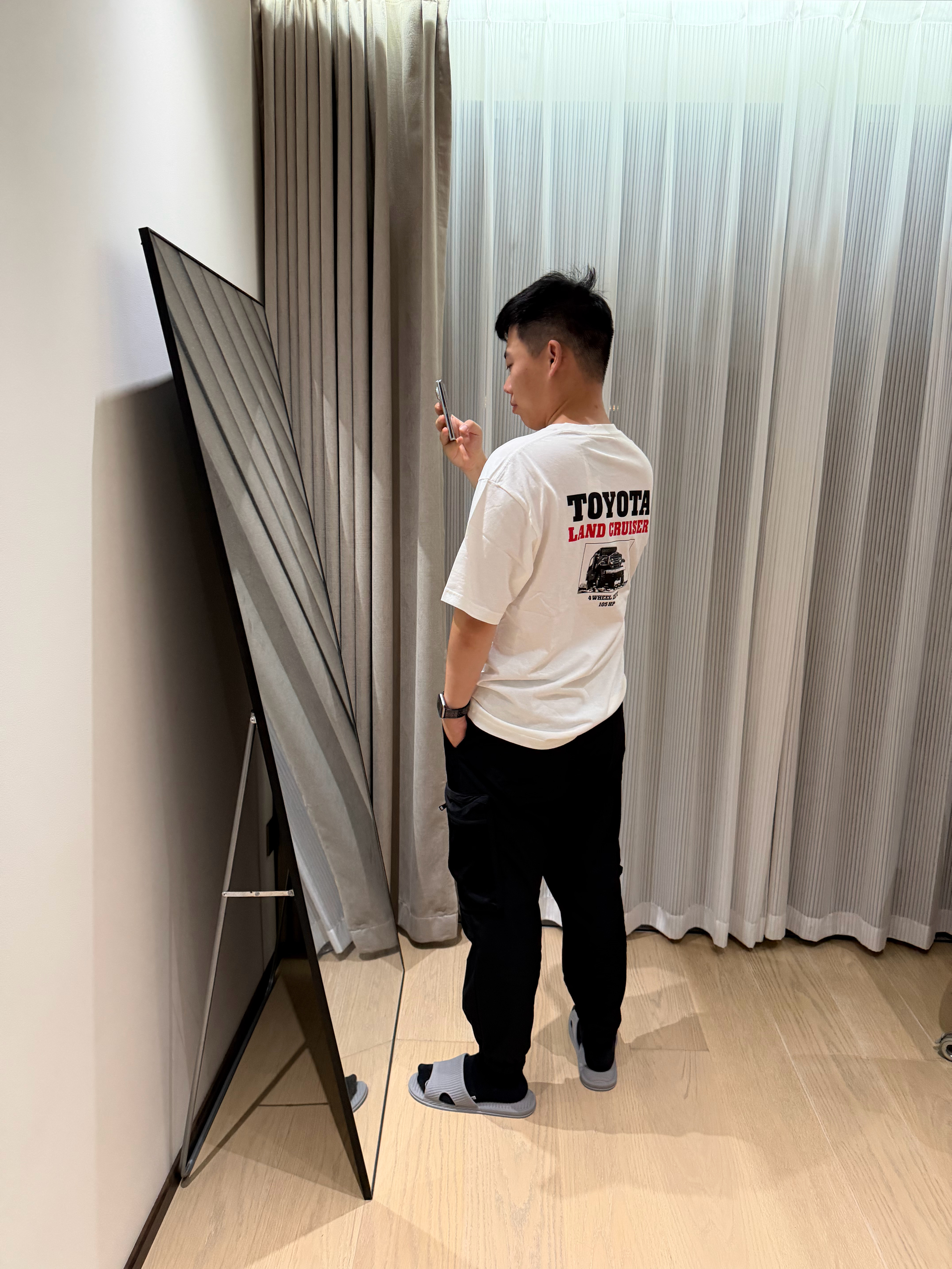 自费买了“工服”[666]COS丰田员工有好几款，必须选LC，应该没有人不喜欢 