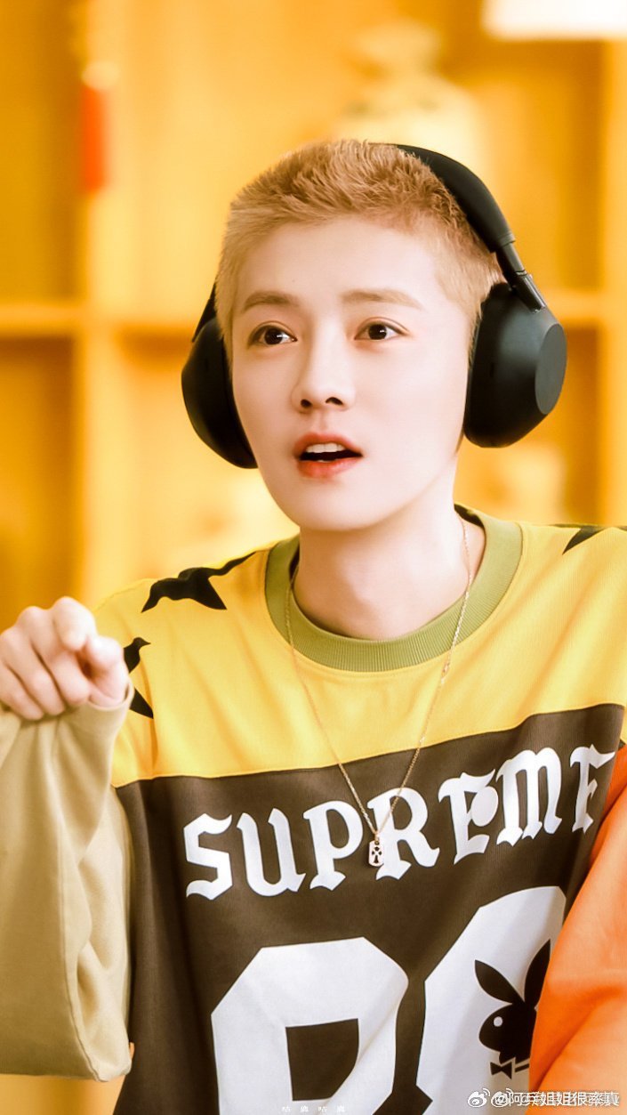 鹿晗鹿晗哈哈哈哈哈鹿晗gapday音乐节你是我绕过山河错落才找到的人间烟火，你眼