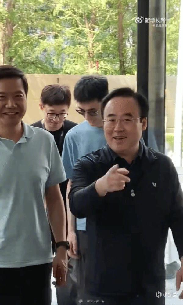 陈睿在 B站 总部亲自接待雷军！循环播放《Are you OK》，估计也只有雷军