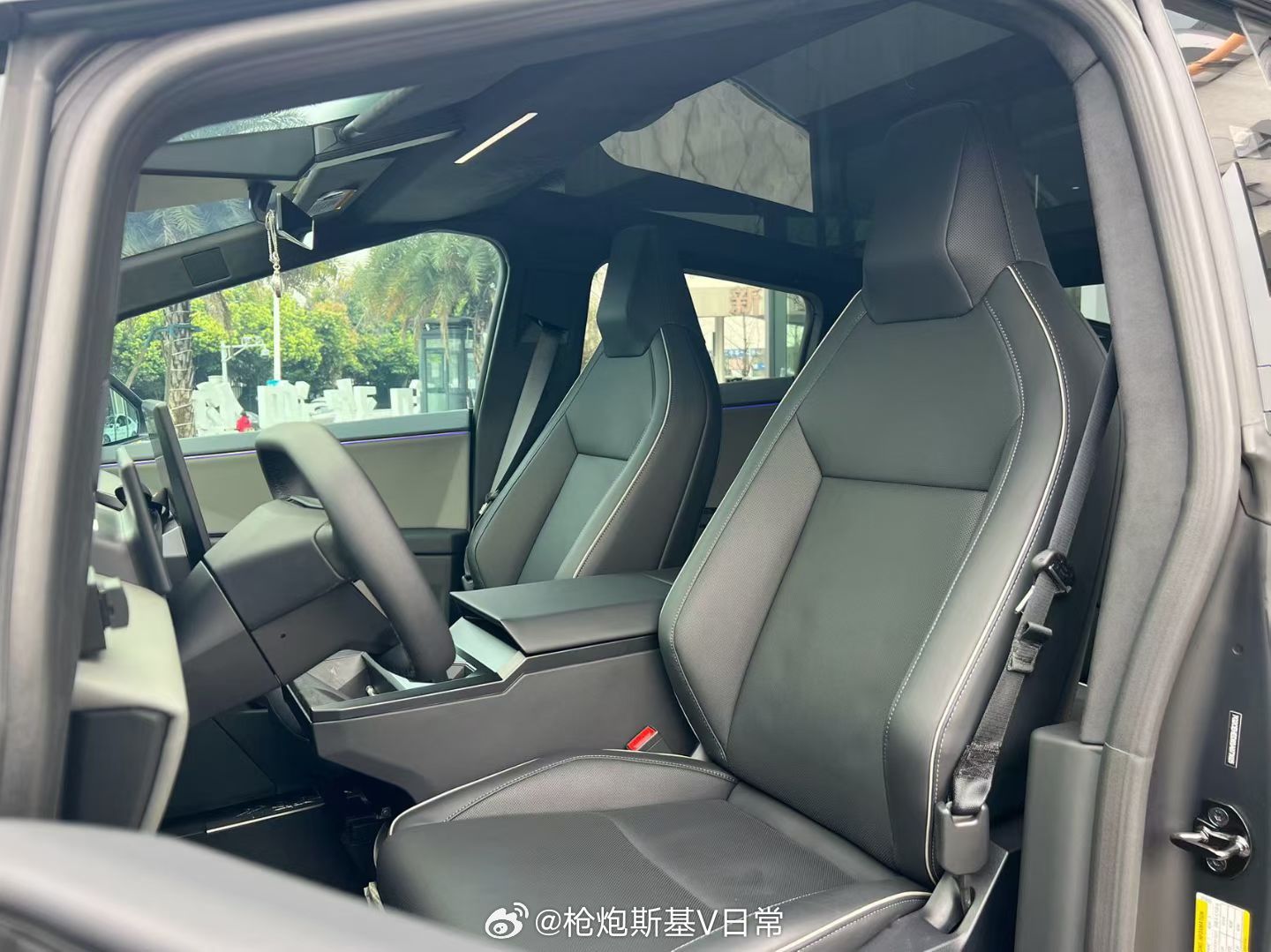 好家伙，特斯拉赛博皮卡二手车都有了，佩服大哥们啊。特斯拉