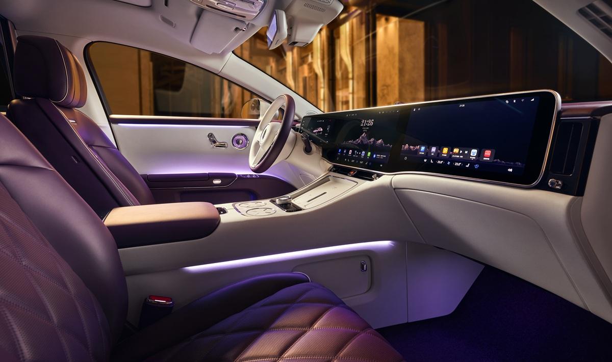 交付1.6万台、连续7个月销冠，尊界S800之后还有更猛的
江淮汽车与华为终端在