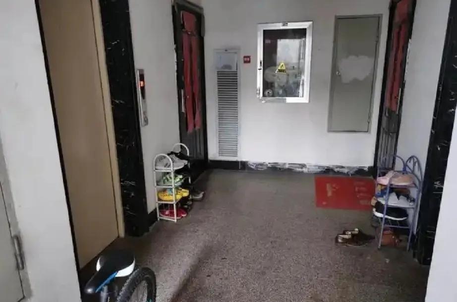 真后悔和邻居走的太近
我和邻居在一起住十多年了，我觉得远亲不如近邻，就和邻居走的