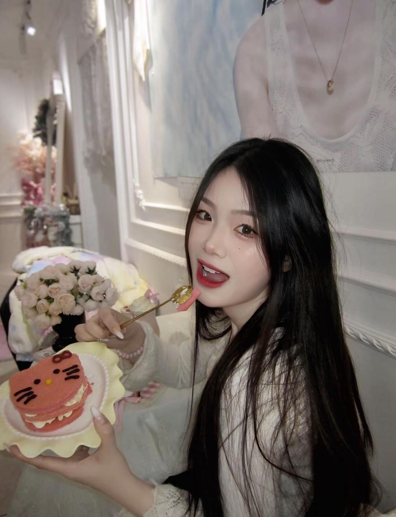 我们之间到底是不是可以吃醋的关系那来点酱油可以吗？芥末呢？蛋黄酱呢？番茄酱呢？沙