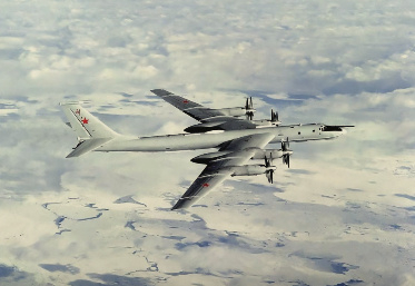 每天认识一件兵器 图-142“熊”反潜巡逻机［苏］机长：53.08米翼展：50米