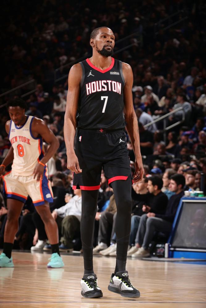 西部彻底炸锅！雷霆51胜锁死第一，马刺10战9胜仍差2.5个胜场！
 
你敢信？